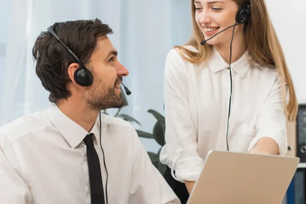 imgi_6_people-working-call-center_23-2148094820 imgi_6_people-working-call-center_23-2148094820